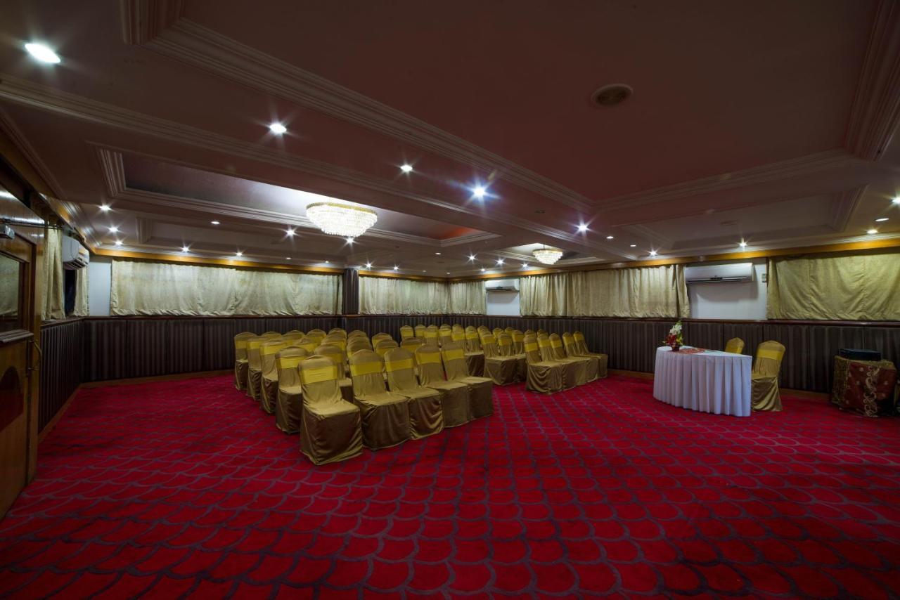 โรงแรมราจ พาร์ค เชนไน ภายนอก รูปภาพ