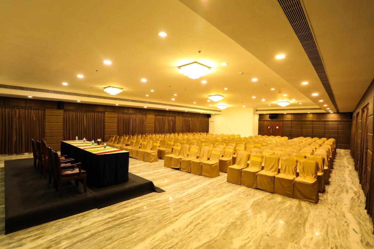 โรงแรมราจ พาร์ค เชนไน ภายนอก รูปภาพ